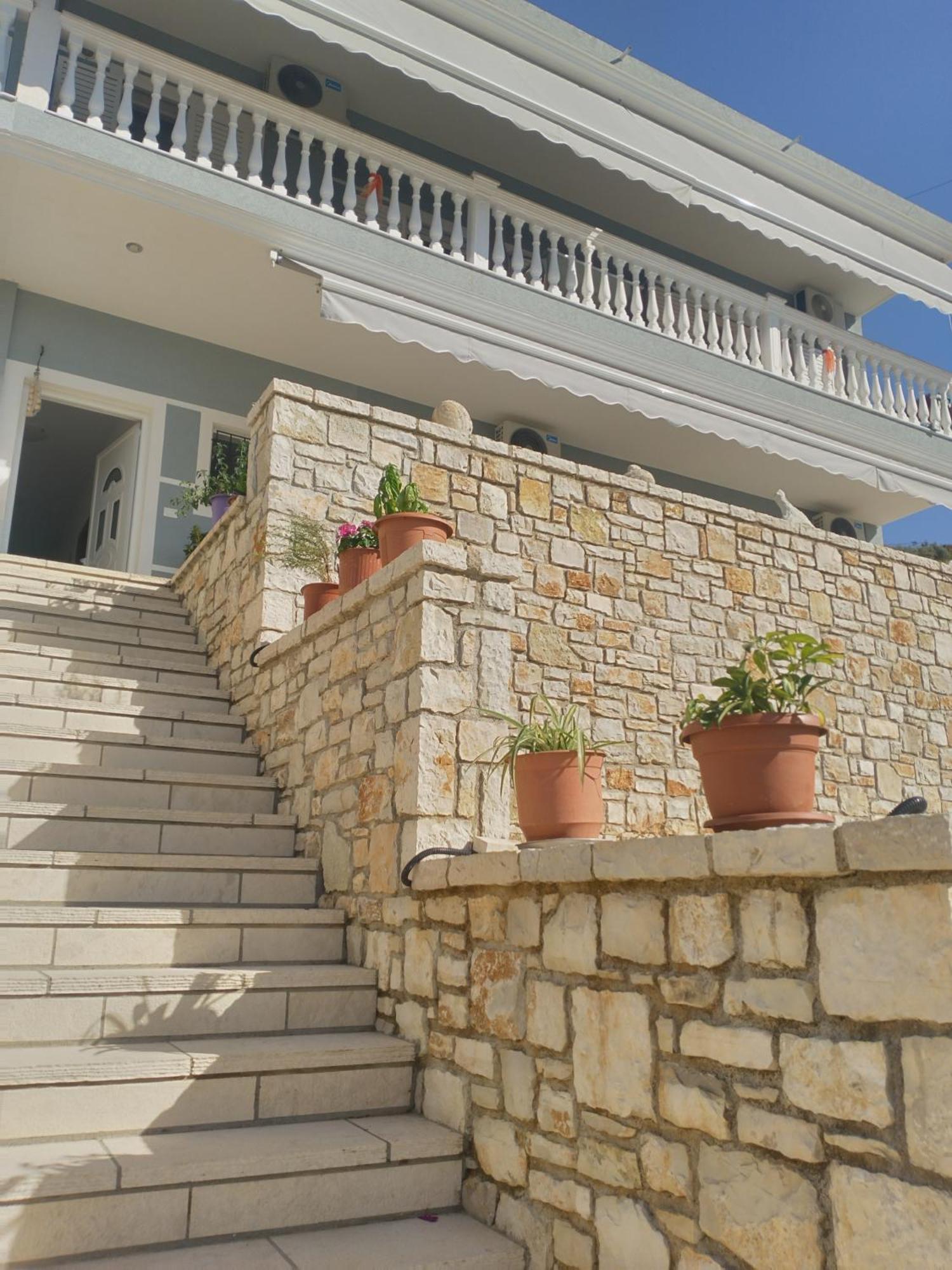 Artur Apartments Химар Екстериор снимка